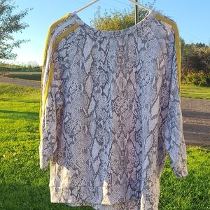 Simply Vera Vera Wang Gray Snake Print Blouse with Yellow Accents